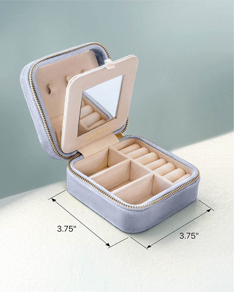 zippered travel jewelry organizer